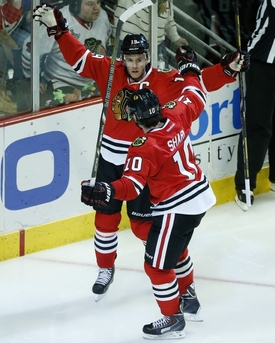 Blackhawks se probojovali do čela NHL.