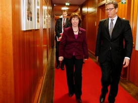 Šéf německé diplomacie Westerwelle a šéka unijní diplomacie Ashtonová.