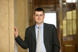 Člen bankovní rady České národní banky Lubomír Lízal.