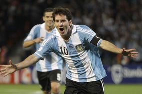 Geniální Lionel Messi.