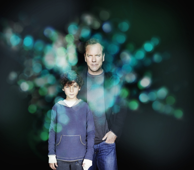 Představitelé hlavních rolí Kiefer Sutherland a David Mazouz. Představitelé hlavních rolí Kiefer Sutherland a David Mazouz.
