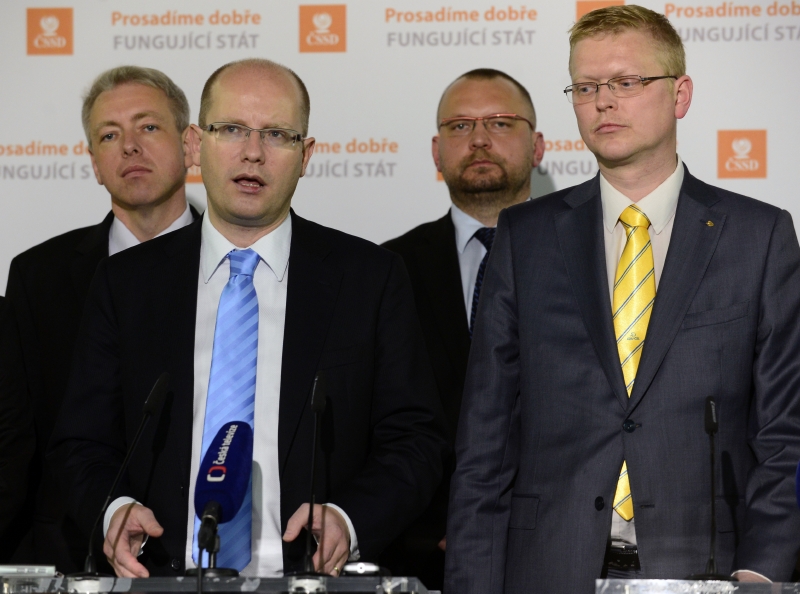 Vyjednávací týmy jsou ustanoveny, strany bojují o to, kolik ze svého programu prosadí. Vyjednávací týmy jsou ustanoveny, strany bojují o to, kolik ze svého programu prosadí.