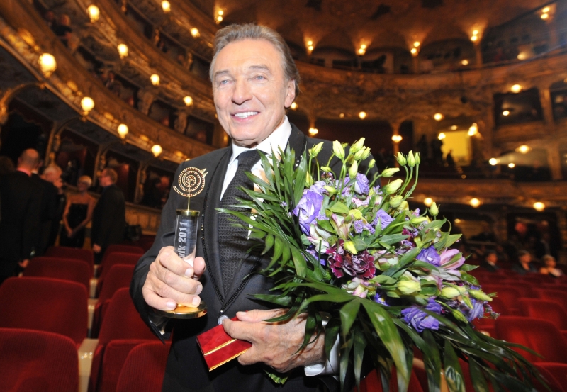 Vrátí se Karel Gott na pomyslný trůn? Vrátí se Karel Gott na pomyslný trůn?