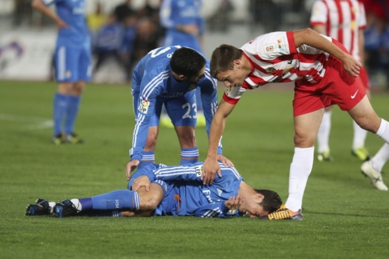 Cristiano Ronaldo musel v Almerii kvůli zranění vystřídat. Cristiano Ronaldo musel v Almerii kvůli zranění vystřídat.