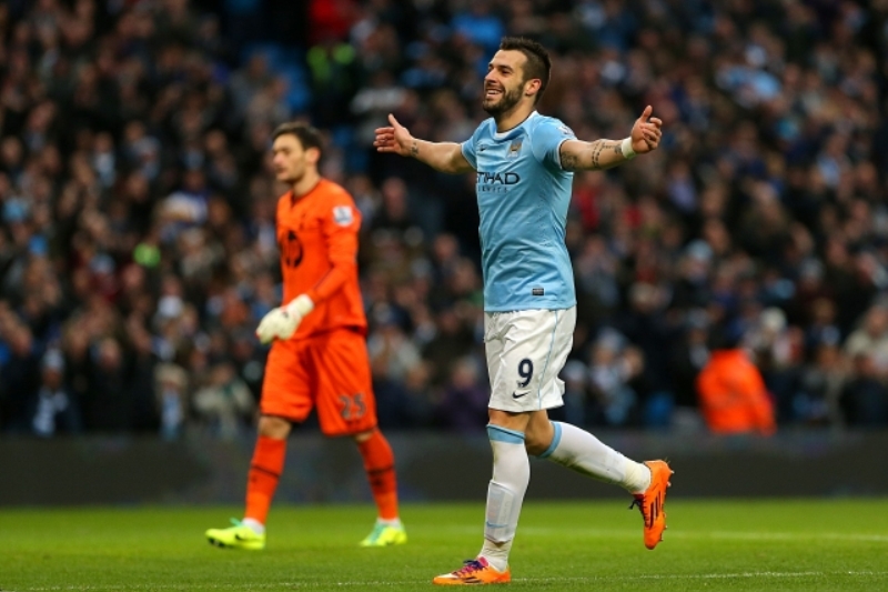 Útočník Manchesteru City Alvaro Negredo právě vstřelil pátý gól svého týmu.