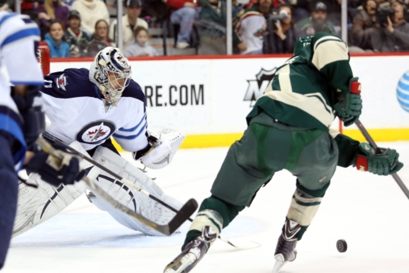 Brankář Ondřej Pavelec vychytal výhru nad New Jersey.
