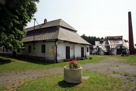 Sklárna v Tasicích.