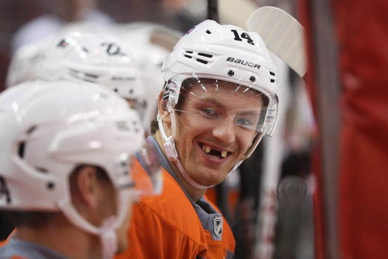 Úsměv, prosím! Zuby v NHL padají na led čím dál častěji.