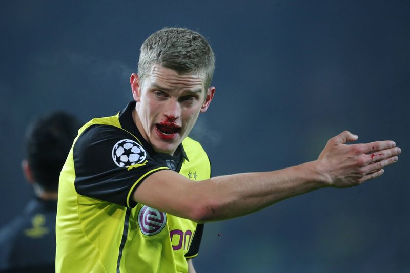 Dortmundský fotbalista Sven Bender. Dortmundský fotbalista Sven Bender.