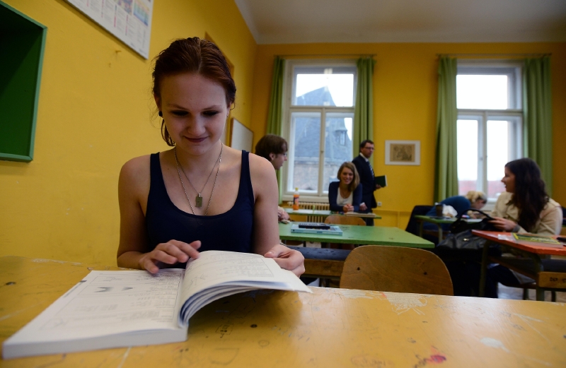 Čeští žáci se podle mezinárodního srovnání škol zlepšili, pořád jsou ovšem průměrní (ilustrační foto). Čeští žáci se podle mezinárodního srovnání škol zlepšili, pořád jsou ovšem průměrní (ilustrační foto).