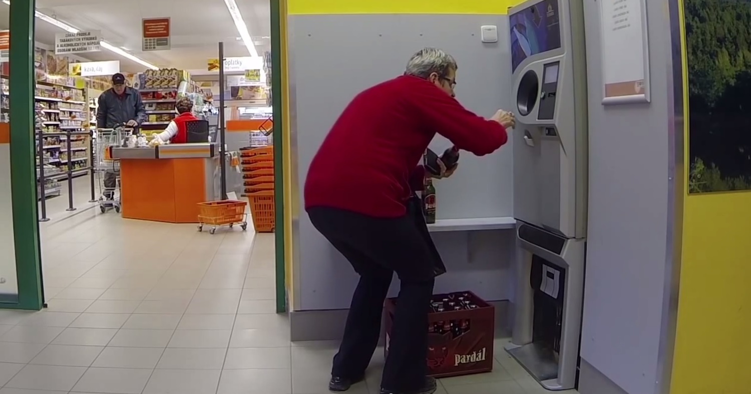 Automat na pivo značky Pardál.