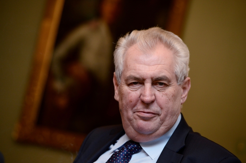 Prezident Miloš Zeman se kloní ke zrušení lustračního zákona.
