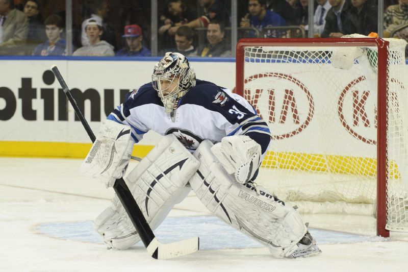 Ondřej Pavelec inkasoval pět gólů. 