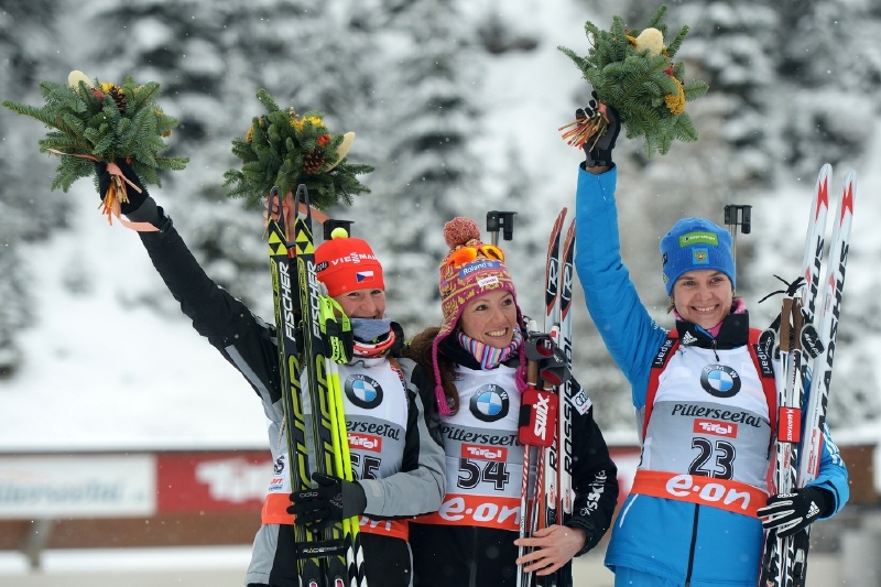 V Hochfilzenu vybojovala Vítková (první zleva) druhé místo ve sprintu. V Hochfilzenu vybojovala Vítková (první zleva) druhé místo ve sprintu.