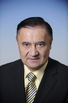 Ředitel vrchlabské nemocnice a senátor Vladimír Dryml.