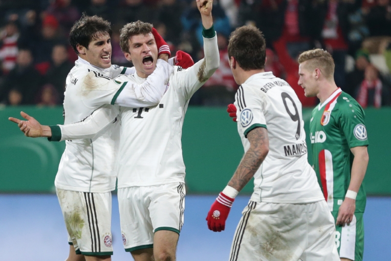 Hráči Bayernu si užívají euforie. Hráči Bayernu si užívají euforie.