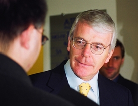 Bývalý britský premiér John Major.