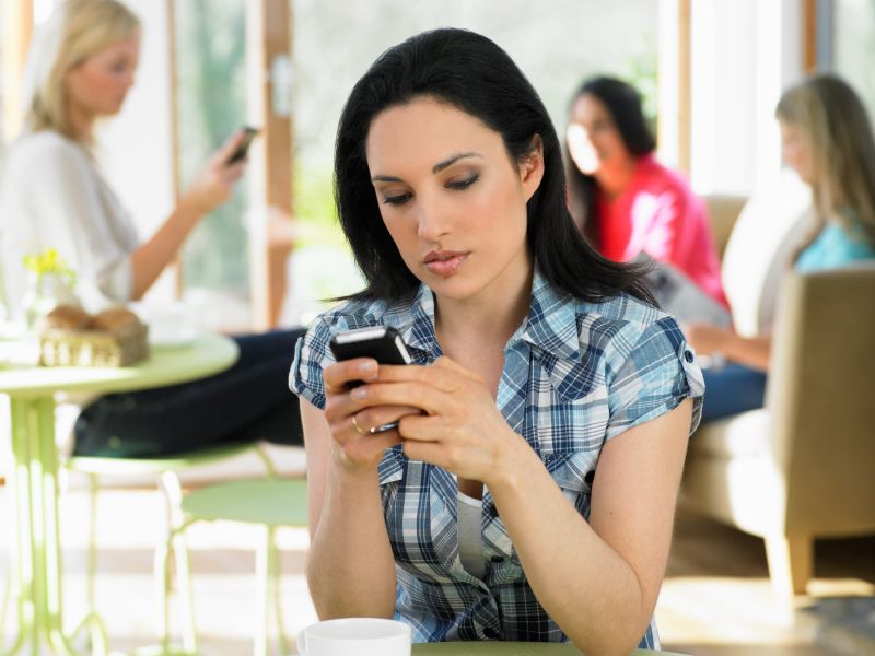 Vědci v USA zjistili, že větší používání mobilu vyvolává úzkost (ilustrační foto).