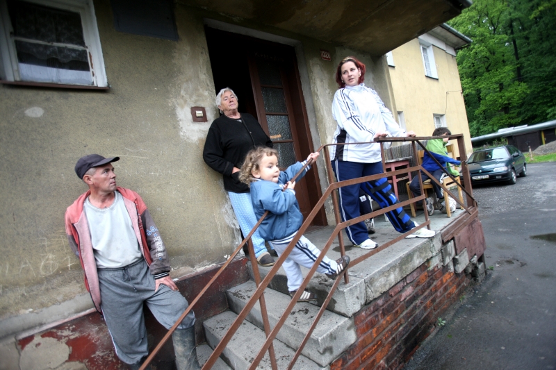 Dvaapadesát procent Čechů však považuje současné sociální zabezpečení ze strany státu za příliš slabé (ilustrační foto).