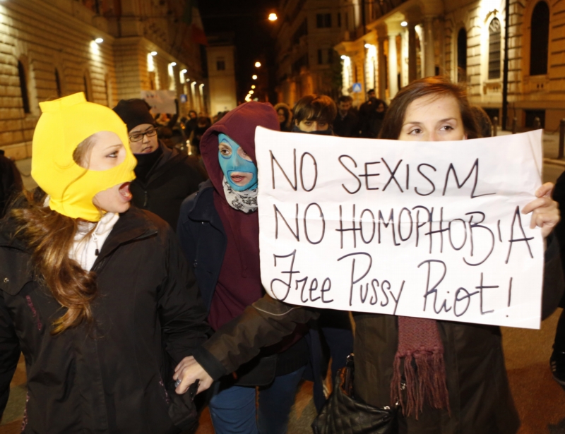 Moskevský soud se musí vrátit k případu Pussy Riot. Moskevský soud se musí vrátit k případu Pussy Riot.