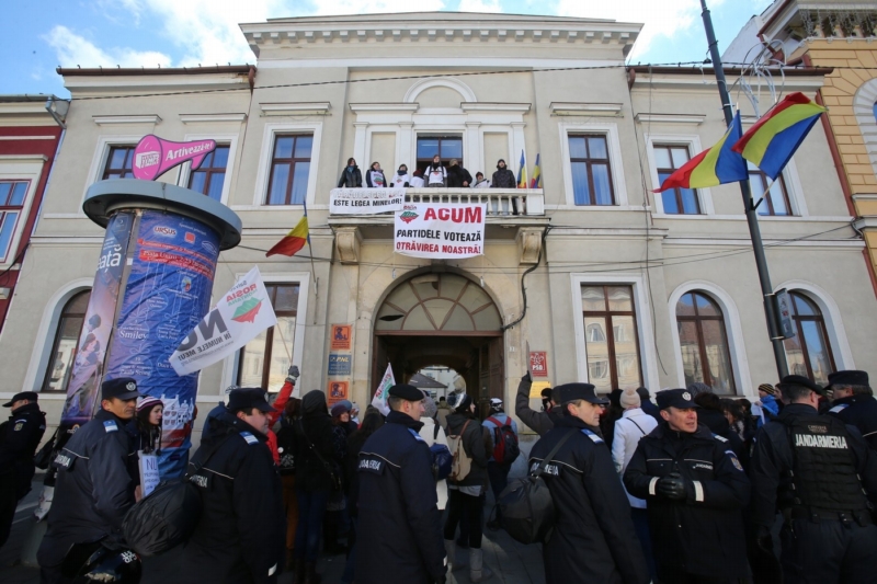 Rumunský parlament si schválil beztrestnost za korupci.
