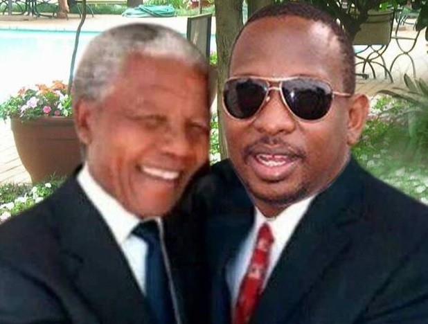 Mike Sonko a Nelson Mandela na nepovedené fotomontáži. Mike Sonko a Nelson Mandela na nepovedené fotomontáži.