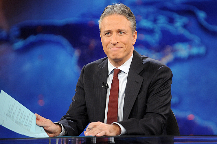 Moderátor Jon Stewart.