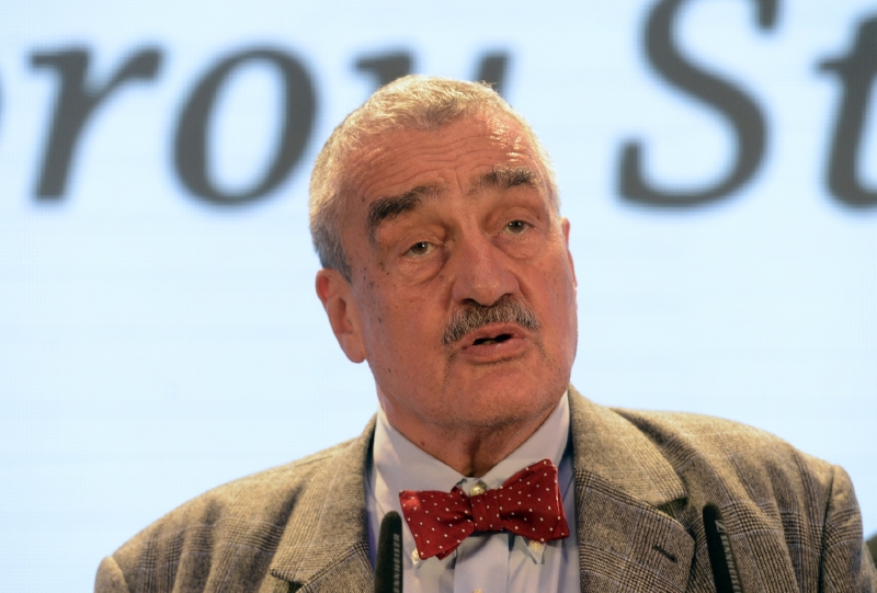 Bývalý ministr zahraničí Karel Schwarzenberg. Bývalý ministr zahraničí Karel Schwarzenberg.