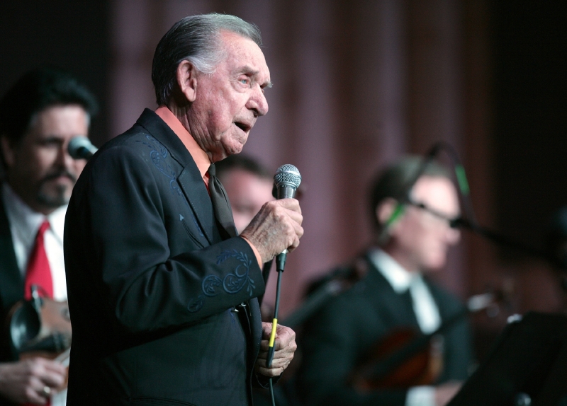 Zpěvák Ray Price. Zpěvák Ray Price.