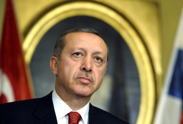 Turecký premiér Erdogan to v poslední době nemá lehké.