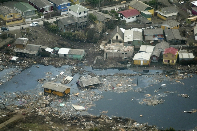 Při zemětřesení a následném tsunami přišlo v únoru 2010 o život více než 500 lidí. Při zemětřesení a následném tsunami přišlo v únoru 2010 o život více než 500 lidí.