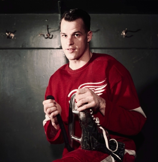 Gordie Howe odehrál v NHL 1924 zápasů.