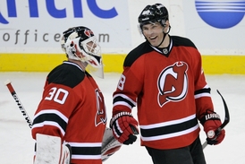 Jaromír Jágr (vpravo) v dresu New Jersey září.