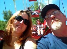 Steve Whitcomb s dcerou Katie Hamiltonovou.