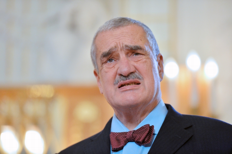 Předseda TOP 09 Karel Schwarzenberg při svém projevu.
