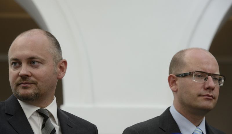 Napětí mezi Michalem Haškem (vlevo) a šéfem strany Bohuslavem Sobotkou trvá dál.