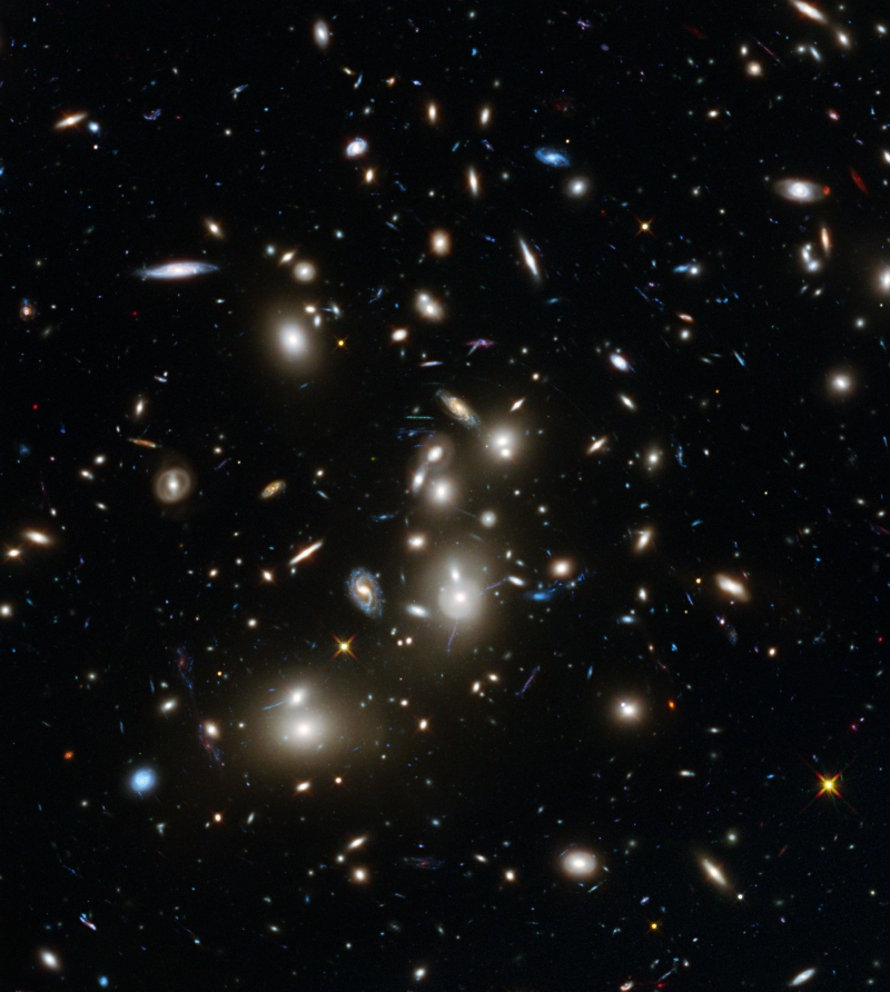 Mladé galaxie, které vznikaly "těsně" po velkém třesku. Mladé galaxie, které vznikaly "těsně" po velkém třesku.