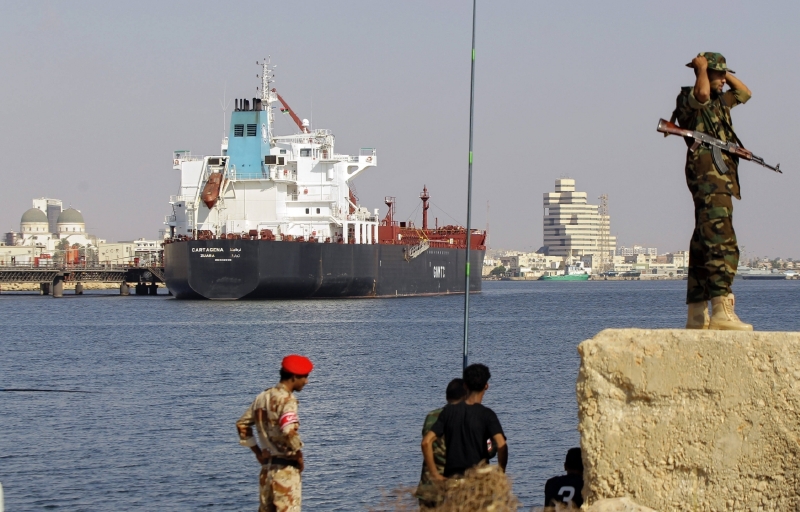 Libyjská vláda se snaží odříznout povstalce od příjmů z ropy.