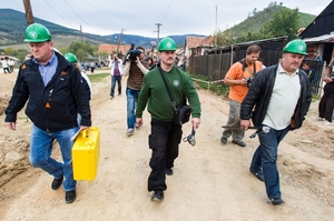 Kotleba v romské osadě obce Krásnohorské Podhradie v září 2012.