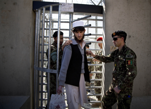 Afghánci převzali od Američanů úplnou kontrolu nad věznicí loni v březnu.