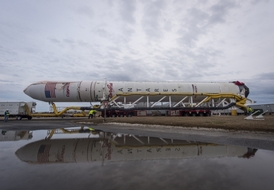 Raketa Antares s nákladní lodí Cygnus.