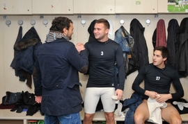 Antonín Fantiš (uprostřed) v kabině Jablonce.