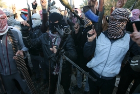 Sunnitští rebelové ve Fallúdži.