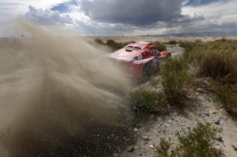 Momentka z Rallye Dakar.