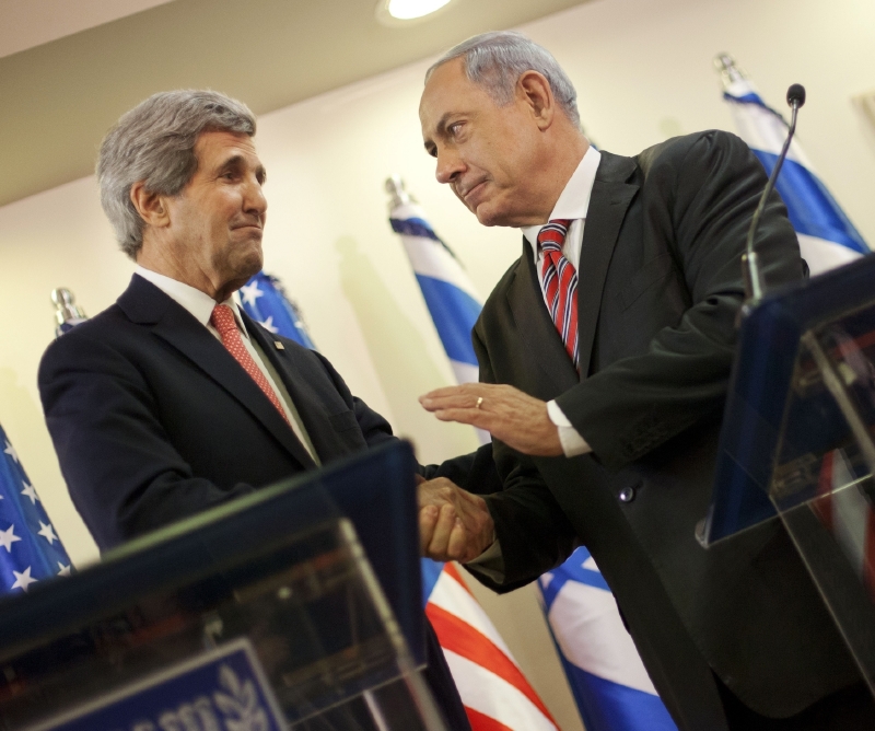 Šéf diplomacie USA Kerry a izraelský premiér Netanjahu.