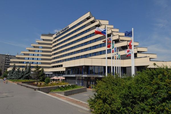 Hotel Pyramida. Vlastní ho Orea Hotels.