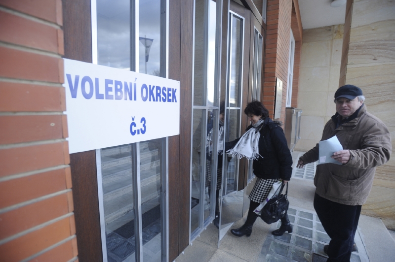 Prvního kola doplňujících voleb do Senátu se zúčastnilo jen 23,3 procenta voličů.