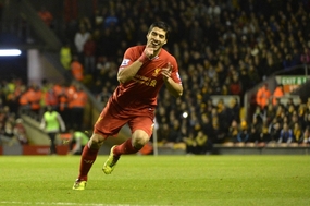 Útočník Luis Suárez se raduje z dalšího zásahu.