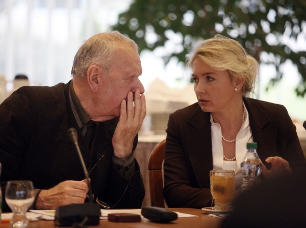 Předseda Rady ČT Milan Uhde a místopředsedkyně Dana Eklová. Oběma končí mandát v březnu.