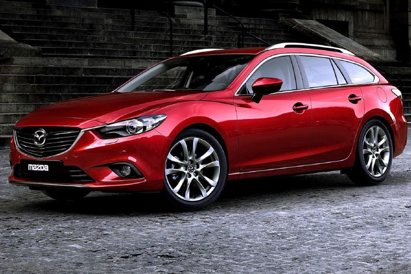 Mazda6 v karosářské verzi kombi.